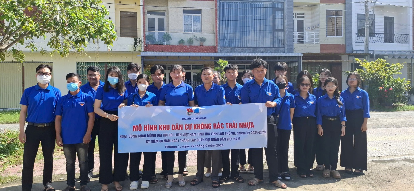 E:\VAN BAN DOAN NAM 2024\VAN BAN DOAN NAM 2024\Minh chung nam 2024\Tiêu chí 2. phong trào hành động cách mạng của thanh niên\6. Phong trào thanh niên tình nguyện\6.5 Hai mô hình phòng, chống rác thải nhựa\z5994977924343_f5805f135fe5d14454909789fdb1621b.jpg